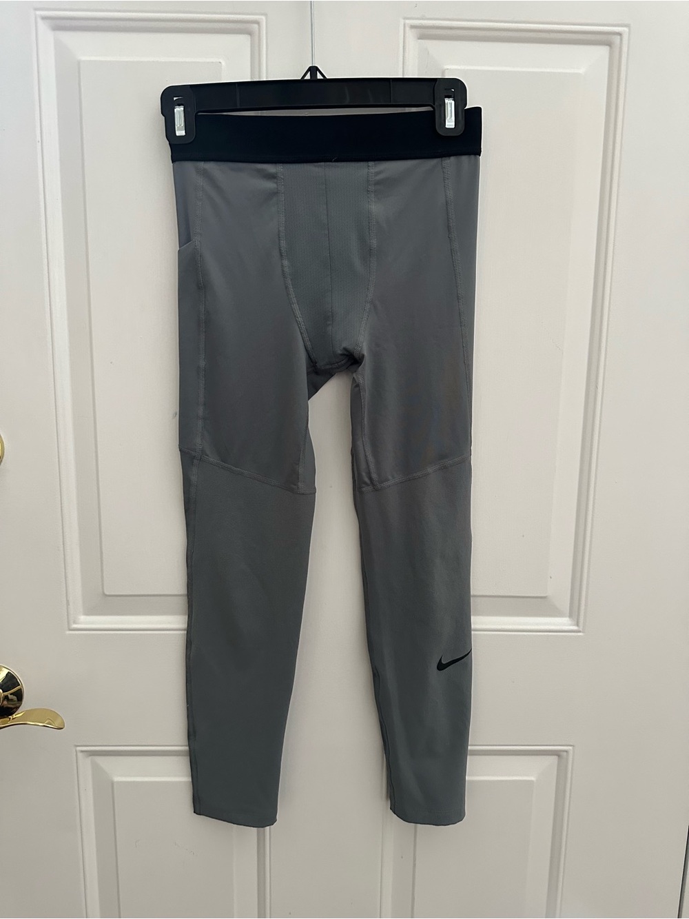 Nike Gray Kids Training Leggings with Black Waistband size M